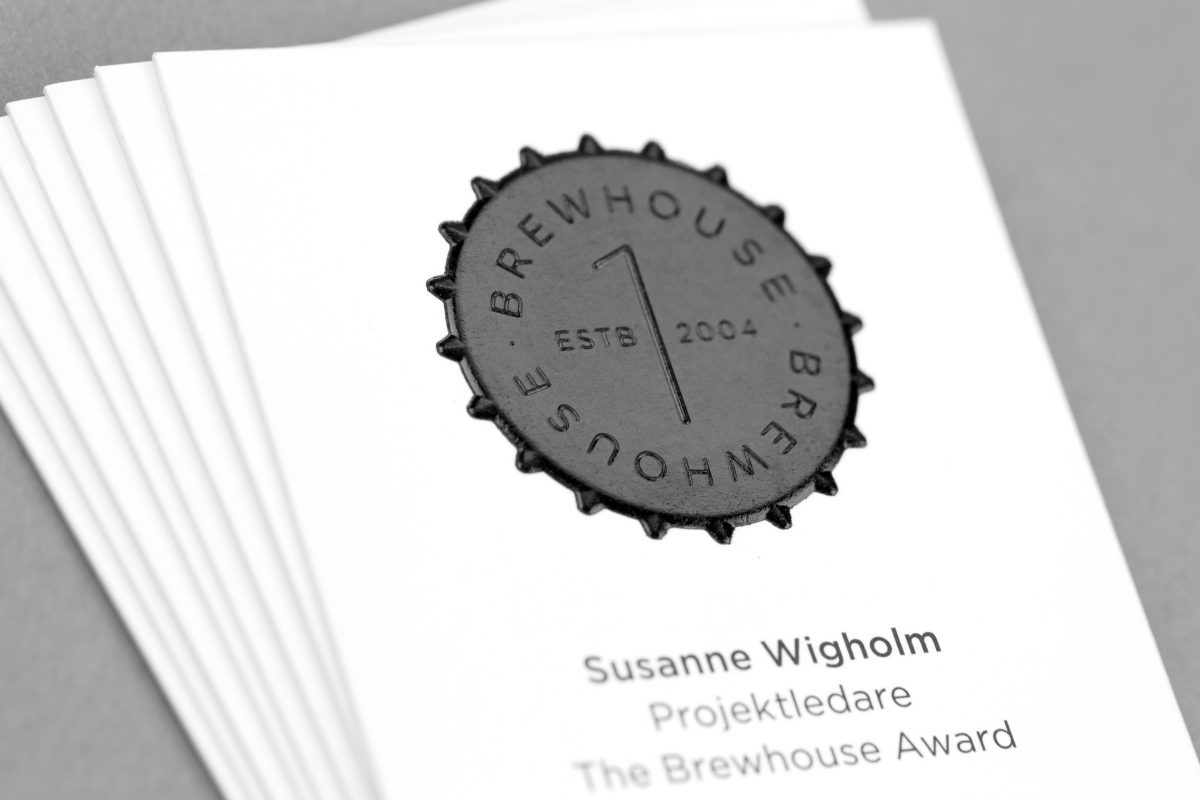 Multi-level foiled award booklet
